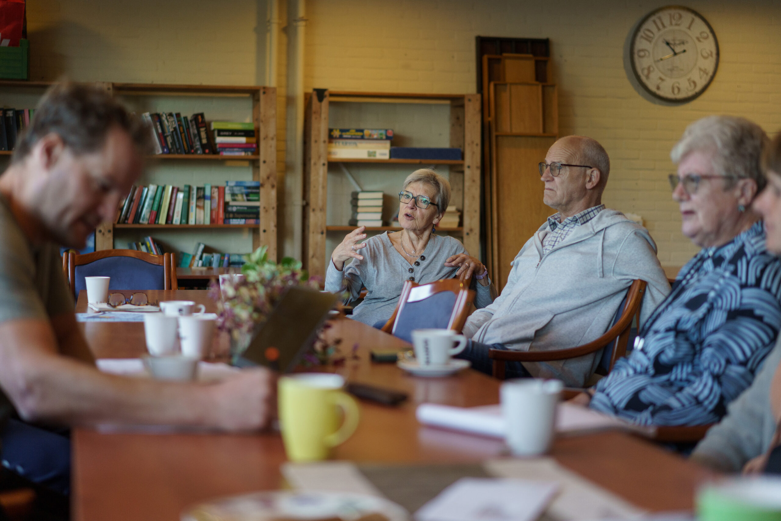 Bewoners aan zet in de Marnixzaal: ‘We zijn hier geen bejaardenclub’